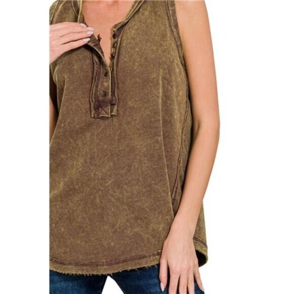 Zenana Washed Half-Button Raw Edge Sleeveless Henley Top - Picture 3 of 3